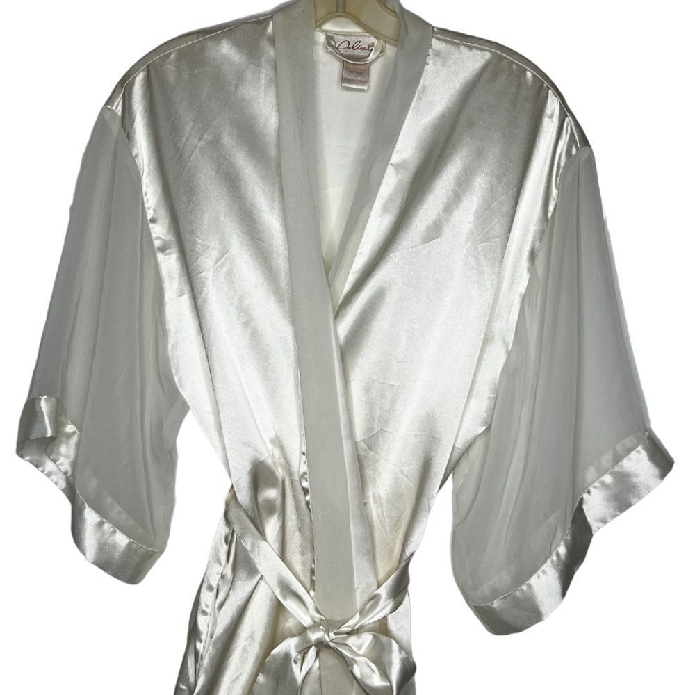 Vintage Delicates Robe‎ - Picture 2 of 5
